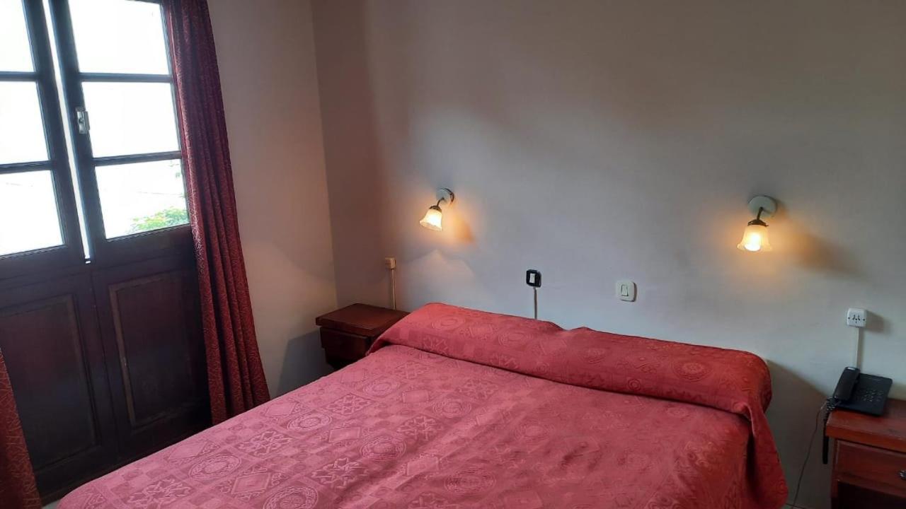 Hotel Marilian II Сальта Екстер'єр фото