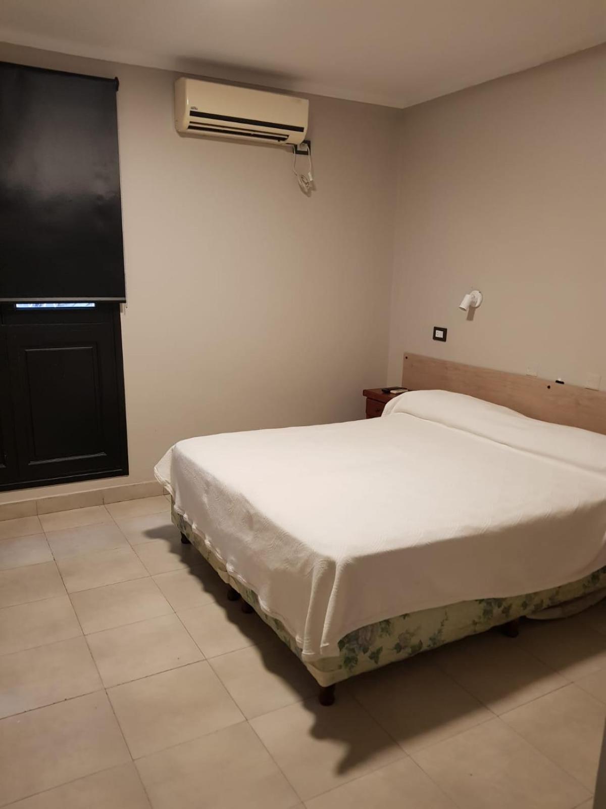 Hotel Marilian II Сальта Екстер'єр фото