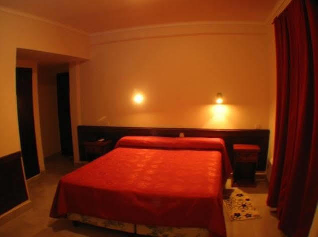 Hotel Marilian II Сальта Екстер'єр фото